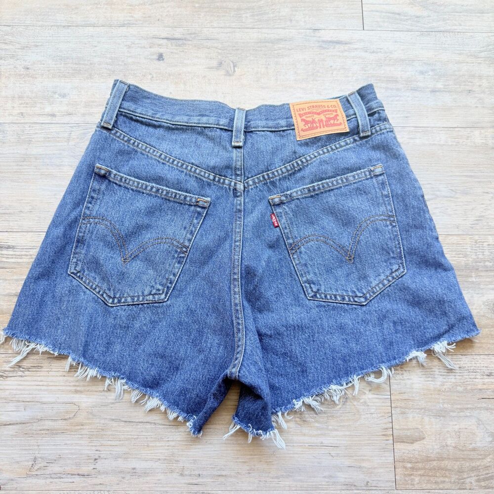 Levi's High Waisted Mom Shorts Cutoff Raw Hem Denim Blue Jean Shorts Size 29